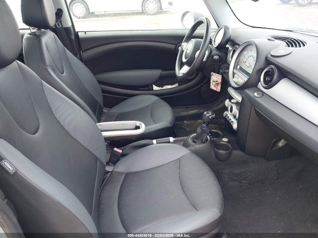 2009 MINI COOPER CLUBMAN WMWML33509TX34633 Photo 4