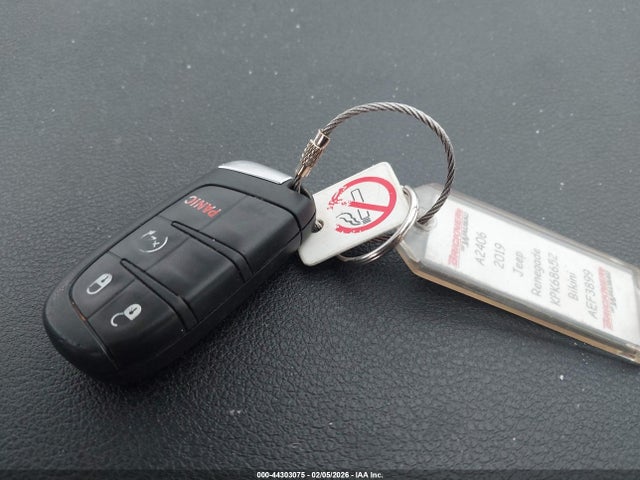 Продаж на аукціоні авто 2019 Jeep Renegade Upland 4x4, vin: ZACNJBAB9KPK68652, номер лоту: 44303075
