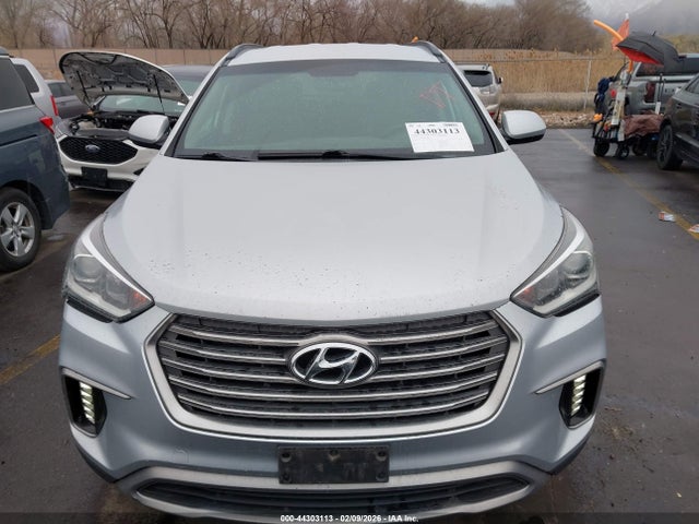 KM8SMDHF6HU254826 Hyundai Santa Fe Se