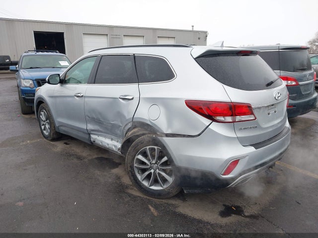 KM8SMDHF6HU254826 Hyundai Santa Fe Se