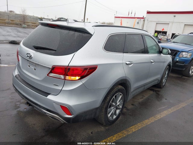 KM8SMDHF6HU254826 Hyundai Santa Fe Se