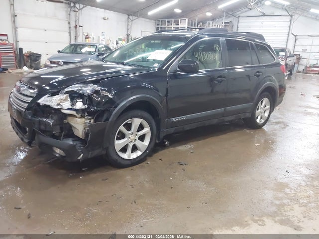 Продаж на аукціоні авто 2014 Subaru Outback 2.5i Premium, vin: 4S4BRBDC4E3204266, номер лоту: 44303131