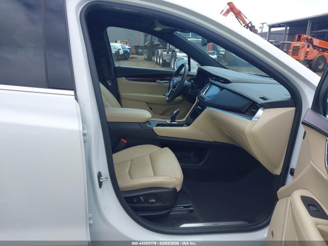 2017 CADILLAC XT5 1GYKNCRS5HZ107370 Photo 4