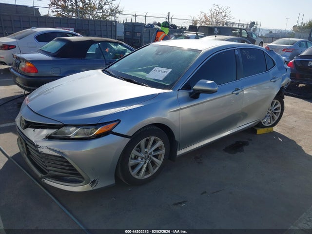 Toyota CAMRY LE 2024 4T1C11AK2RU198064 Image 2