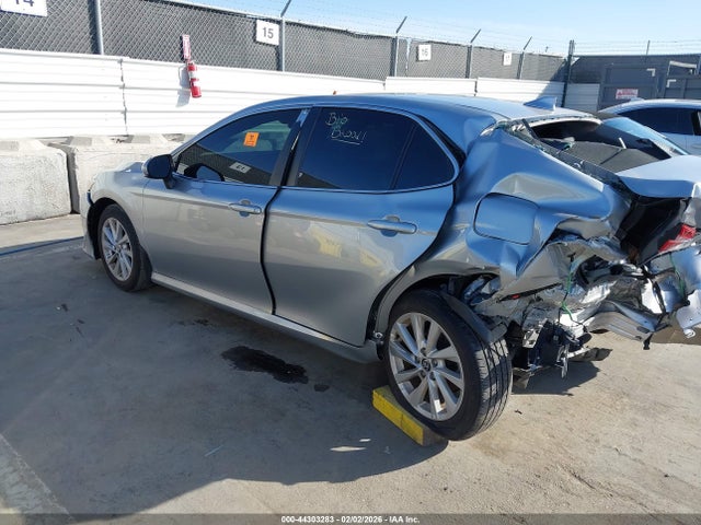 Toyota CAMRY LE 2024 4T1C11AK2RU198064 Image 3