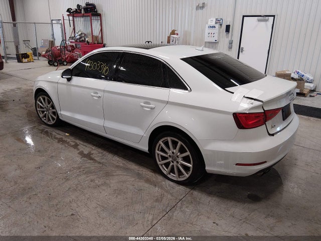 2015 AUDI A3 WAUCCGFF4F1000785 Photo 2