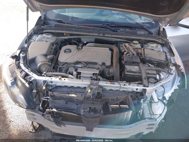 1G1ZD5ST9NF139833 Chevrolet Malibu Fwd Lt