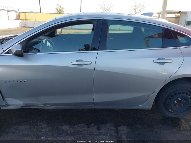1G1ZD5ST9NF139833 Chevrolet Malibu Fwd Lt