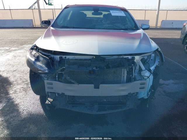 1G1ZD5ST9NF139833 Chevrolet Malibu Fwd Lt