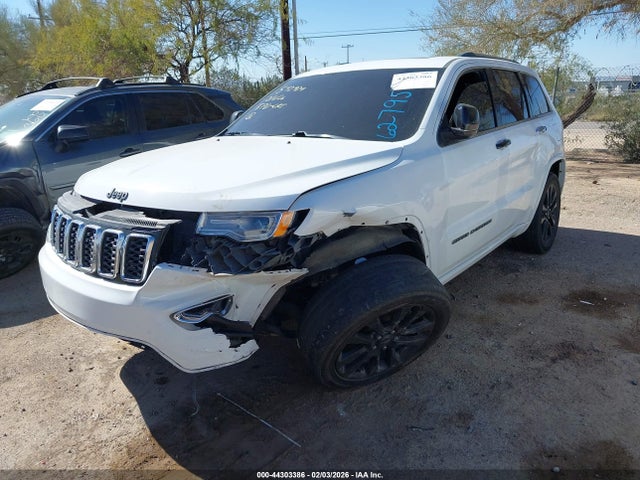 1C4RJFCG6HC627957 Jeep Grand Cherokee Overland 4x4