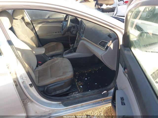KMHD74LF3HU118824 Hyundai ELANTRA SE