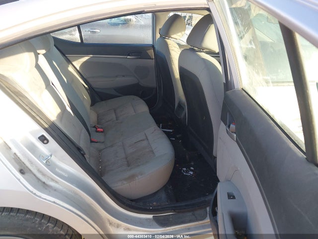 KMHD74LF3HU118824 Hyundai ELANTRA SE