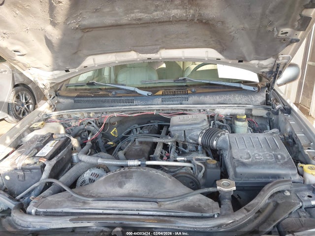 2004 Jeep Grand Cherokee Laredo მანქანა იყიდება აუქციონზე, vin: 1J4GW48SX4C352379, აუქციონის ნომერი: 44303424
