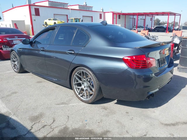 BMW M5 2014 WBSFV9C52ED097315 Image 3