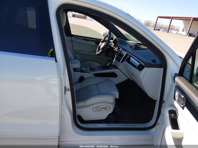 2016 PORSCHE MACAN WP1AF2A51GLB91511 Photo 4