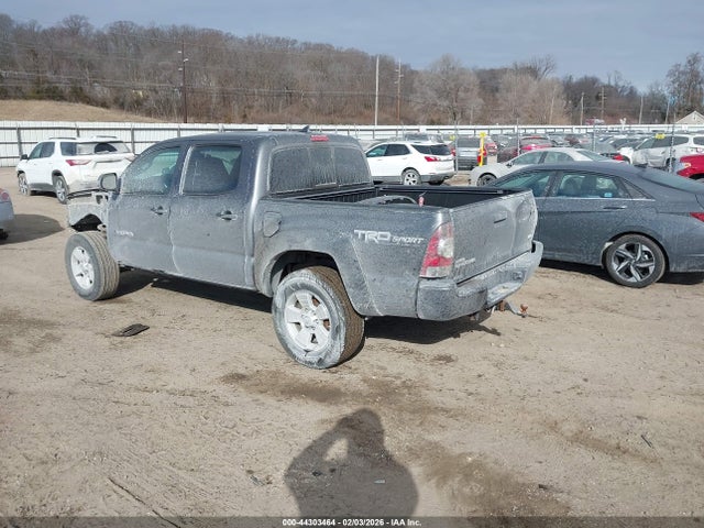 Toyota Tacoma Base V6 2015 3TMLU4EN4FM204268 Image 3