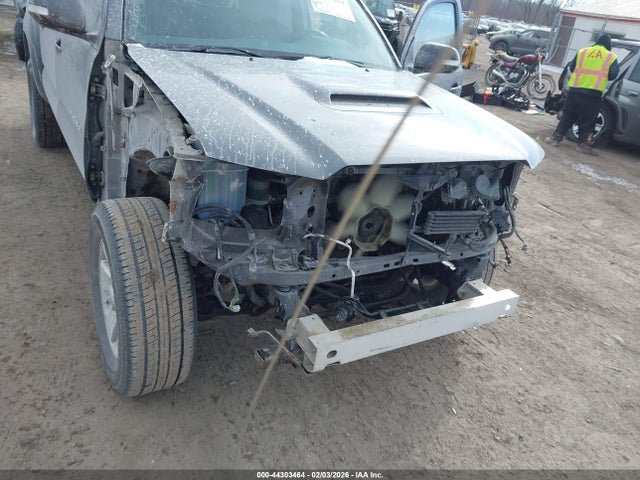 Toyota Tacoma Base V6 2015 3TMLU4EN4FM204268 Image 6