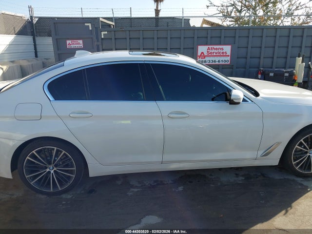 2021 Bmw 530e მანქანა იყიდება აუქციონზე, vin: WBA13AG08MCF44449, აუქციონის ნომერი: 44303520