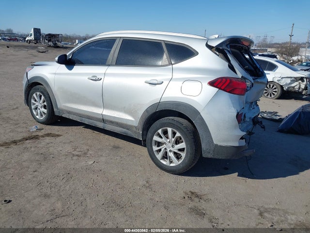 2019 HYUNDAI TUCSON KM8J3CA47KU858636 Photo 2