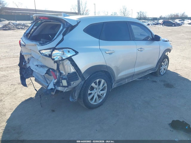 2019 HYUNDAI TUCSON KM8J3CA47KU858636 Photo 3