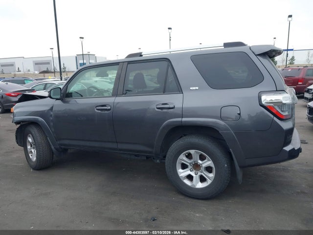 Toyota 4RUNNER SR5 2022 JTEEU5JR1N5267089 Image 31