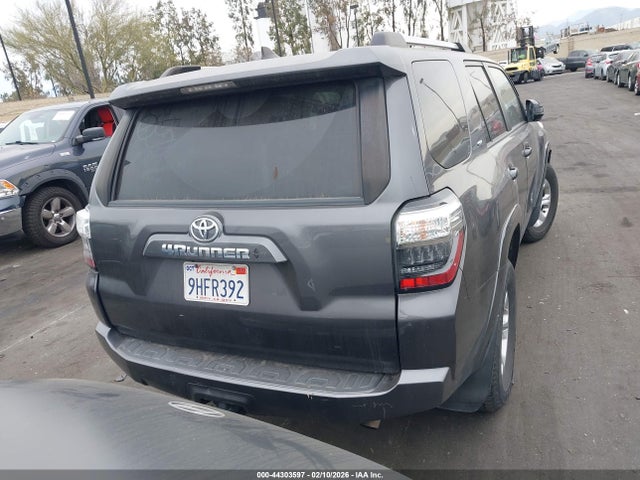 Toyota 4RUNNER SR5 2022 JTEEU5JR1N5267089 Image 33