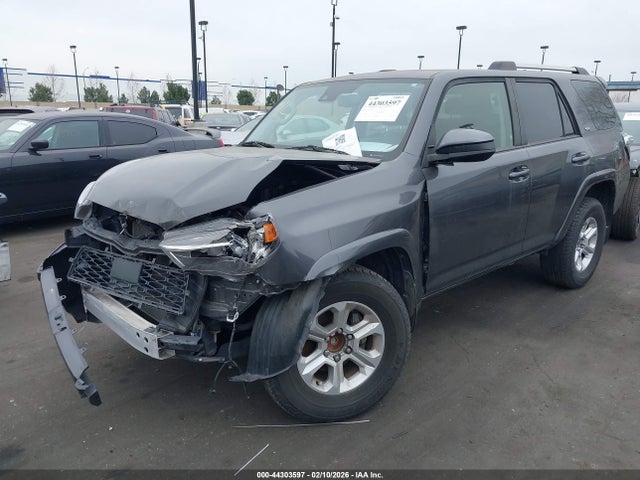 Toyota 4RUNNER SR5 2022 JTEEU5JR1N5267089 Image 18