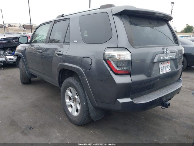 Toyota 4RUNNER SR5 2022 JTEEU5JR1N5267089 Image 19