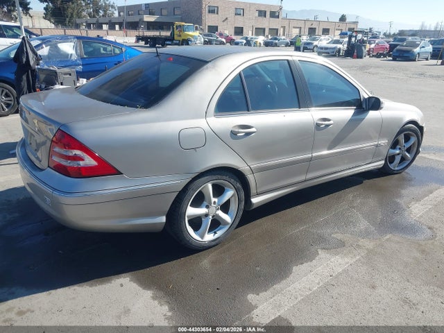 Продажа на аукционе авто 2006 Mercedes-benz C 230 Sport, vin: WDBRF52H06A864814, номер лота: 44303654