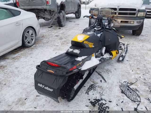 Ski-Doo Mxz Blizzard 800 2017 2BPSUPHA6HV000399 Image 4