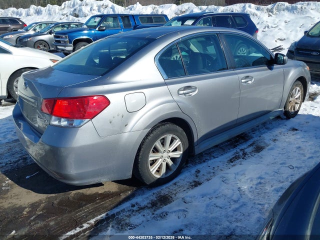 44303735 :رقم المزاد ، 4S3BMBC65B3239358 vin ، 2011 Subaru Legacy 2.5i Premium مزاد بيع