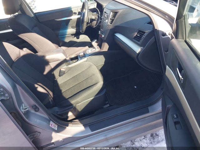 44303735 :رقم المزاد ، 4S3BMBC65B3239358 vin ، 2011 Subaru Legacy 2.5i Premium مزاد بيع