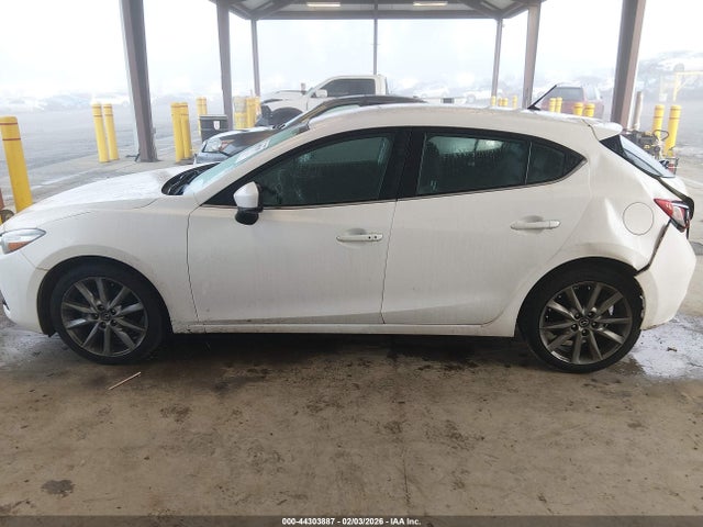 3MZBN1L32JM249918 Mazda Mazda3 Touring