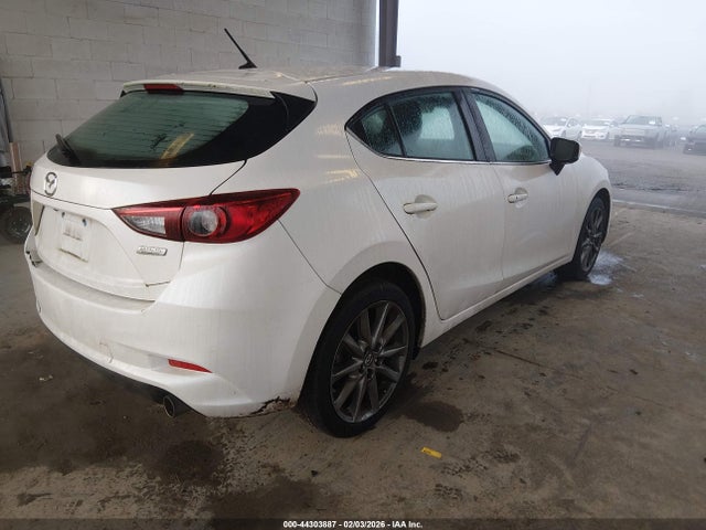 3MZBN1L32JM249918 Mazda Mazda3 Touring