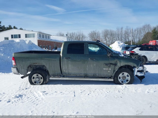 3C6UR5CL1MG607625 RAM 2500 Tradesman 4x4 6&#039;4 Box