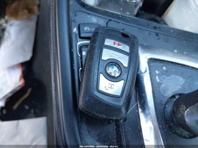 2016 BMW 320I WBA8A3C55GK689697 Photo 10