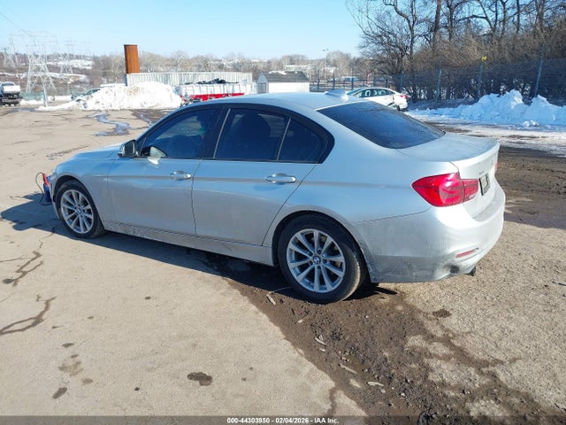 2016 BMW 320I WBA8A3C55GK689697 Photo 2