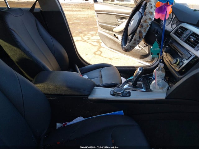 2016 BMW 320I WBA8A3C55GK689697 Photo 4