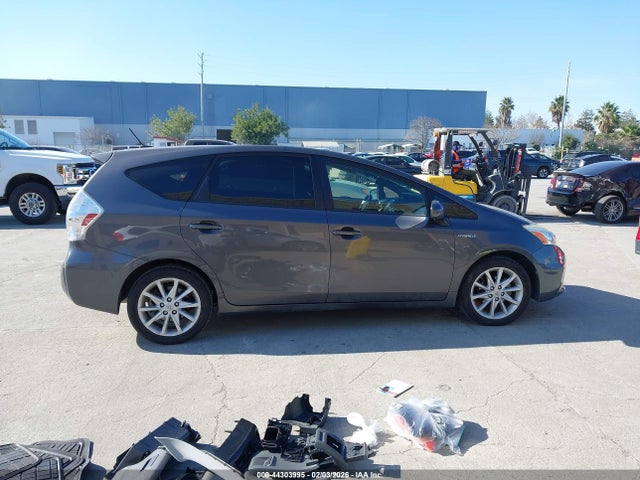 JTDZN3EU4EJ013194 Toyota Prius V Five