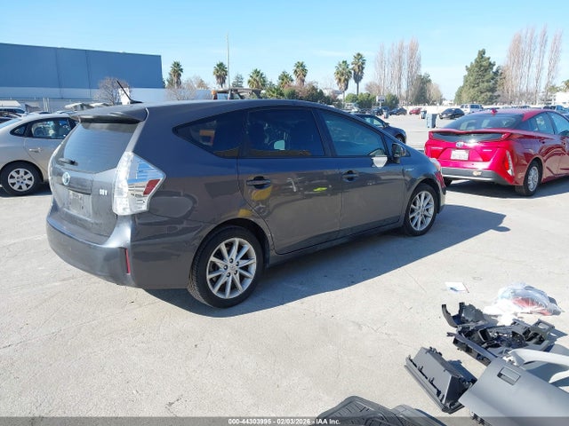 JTDZN3EU4EJ013194 Toyota Prius V Five