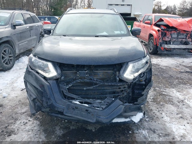 44304025 :رقم المزاد ، KNMAT2MV7JP620592 vin ، 2018 Nissan Rogue Sv مزاد بيع