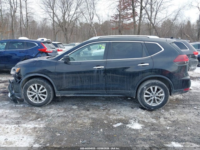44304025 :رقم المزاد ، KNMAT2MV7JP620592 vin ، 2018 Nissan Rogue Sv مزاد بيع