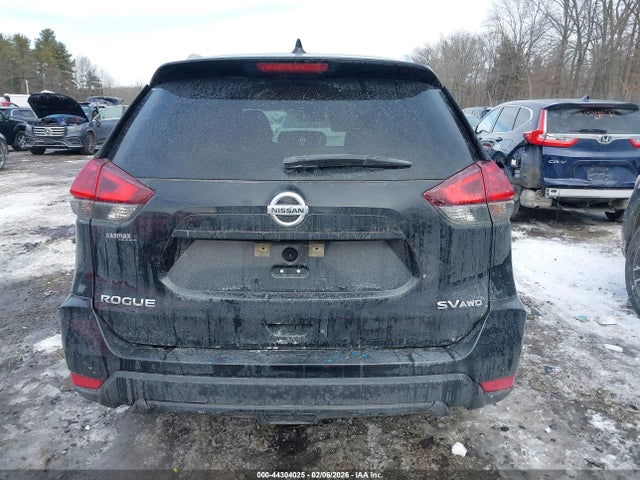 44304025 :رقم المزاد ، KNMAT2MV7JP620592 vin ، 2018 Nissan Rogue Sv مزاد بيع