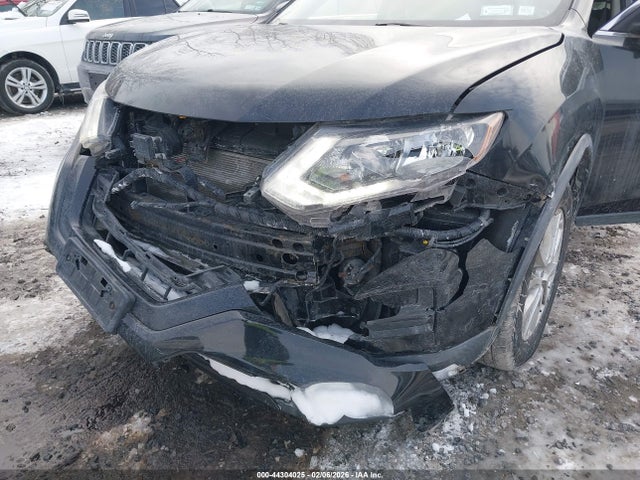 44304025 :رقم المزاد ، KNMAT2MV7JP620592 vin ، 2018 Nissan Rogue Sv مزاد بيع