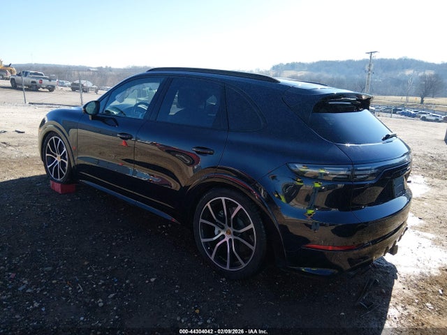 2021 PORSCHE CAYENNE WP1AG2AY5MDA33945 Photo 2