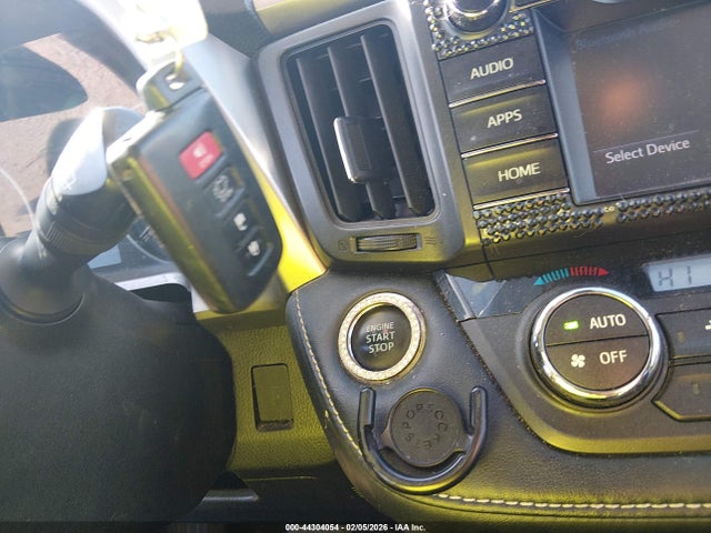 Toyota Rav4 Xle 2018 JTMRFREV8JD240552 Image 11