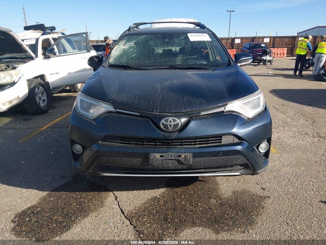 Toyota Rav4 Xle 2018 JTMRFREV8JD240552 Image 13