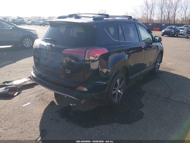 Toyota Rav4 Xle 2018 JTMRFREV8JD240552 Image 4