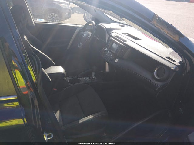 Toyota Rav4 Xle 2018 JTMRFREV8JD240552 Image 5