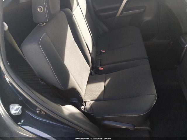 Toyota Rav4 Xle 2018 JTMRFREV8JD240552 Image 8